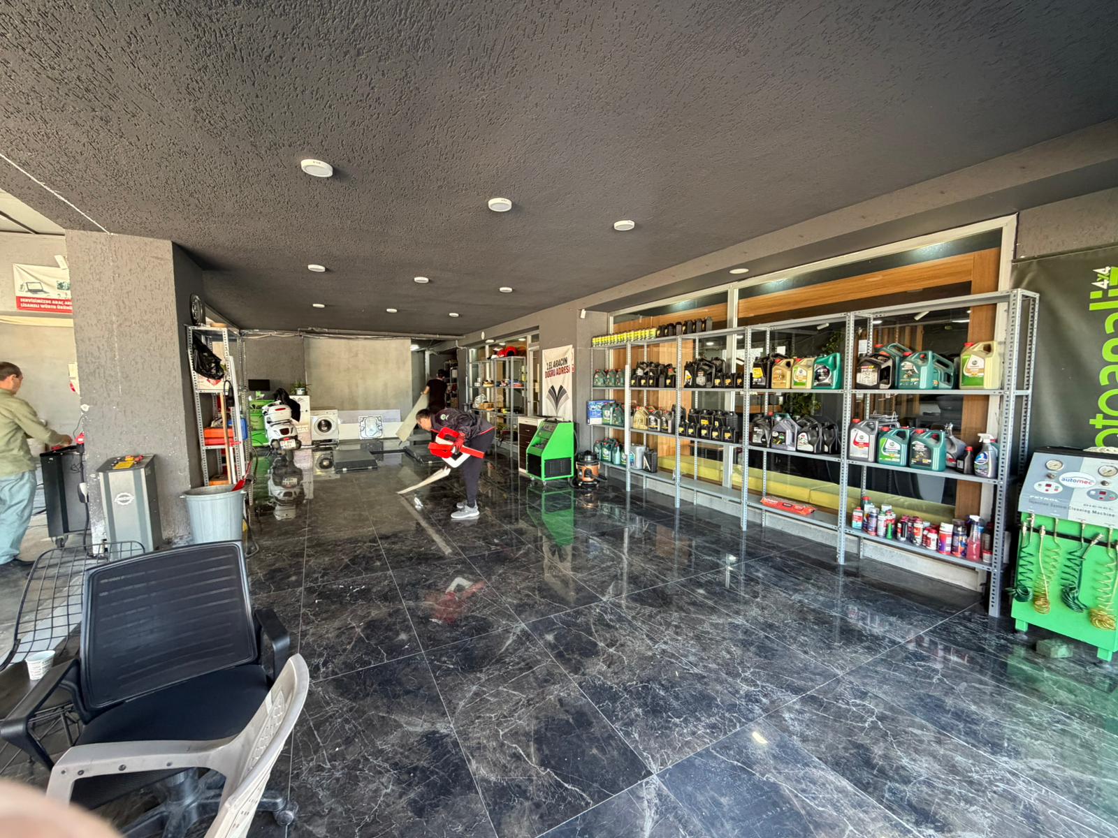 Oto ekspertiz atölyesi ve araç incelemesi